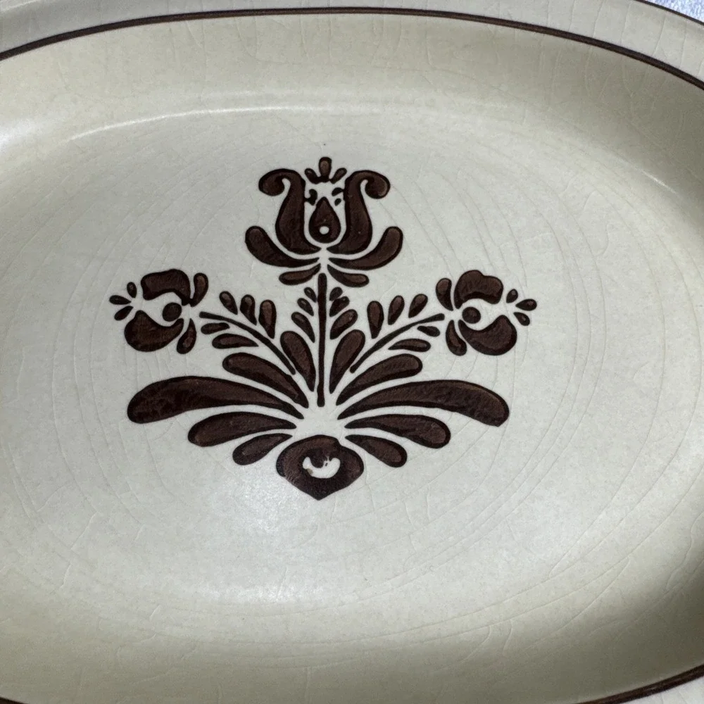 Pfaltzgraff Village Vintage 70s Stoneware 14 inch steak plate‎ serving platter